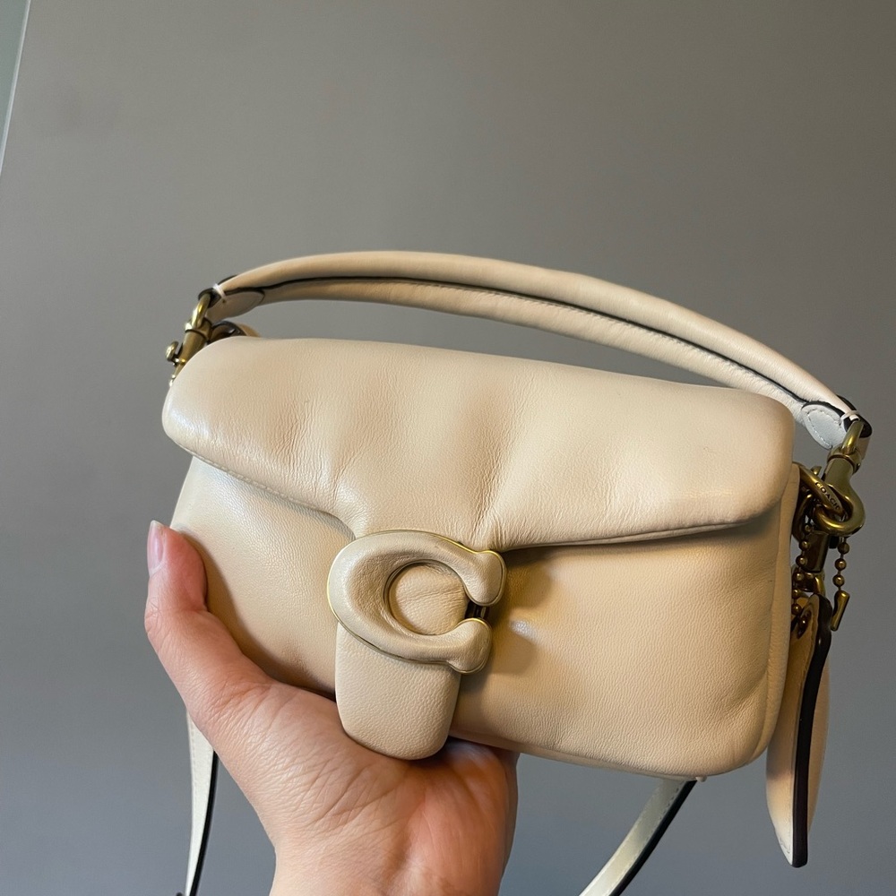 ❌ SOLD Coach Pillow Tabby 18 ❌